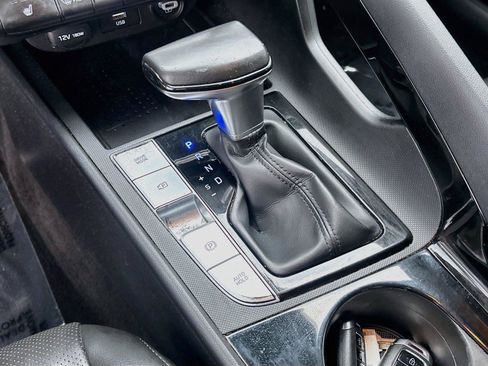 Used 2021 Hyundai Elantra Limited FWD image 17