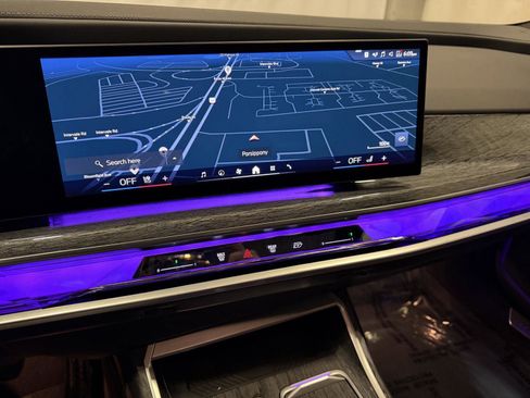 Used 2023 BMW 760i xDrive image 21