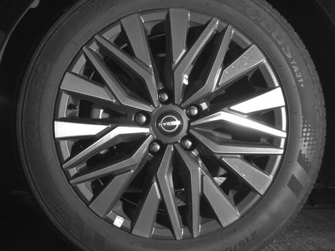 Used 2025 Nissan Altima 2.5 SV image 12