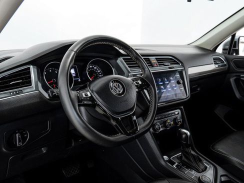 Used 2021 Volkswagen Tiguan SE R-Line image 12