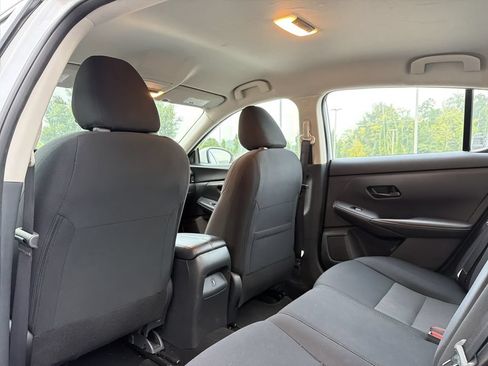 Used 2025 Nissan Sentra SV FWD image 12