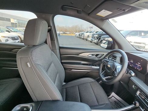 Certified 2024 Chevrolet Traverse LT image 13