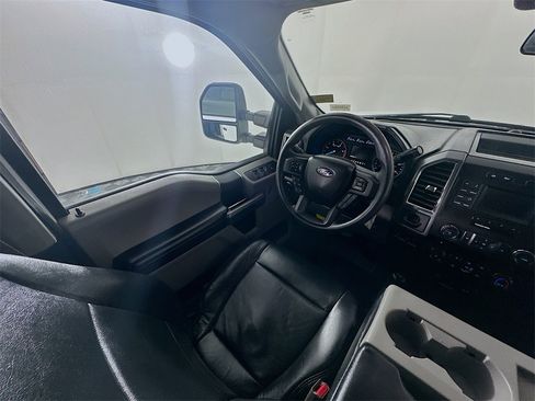 Used 2017 Ford F350 XLT image 9