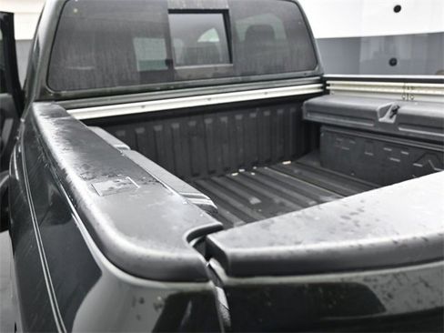 Used 2019 Nissan Titan PRO-4X w/ Pro-4x Convenience Package image 24