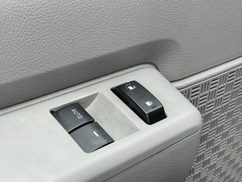 Certified 2022 Ford E-350 and Econoline 350 Super Duty w/ Power Windows & Locks Group image 8