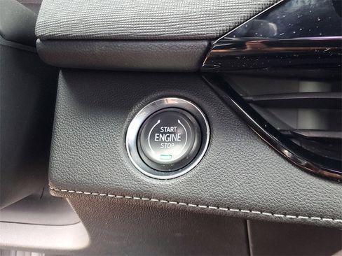 Used 2025 Buick Enclave Preferred image 28