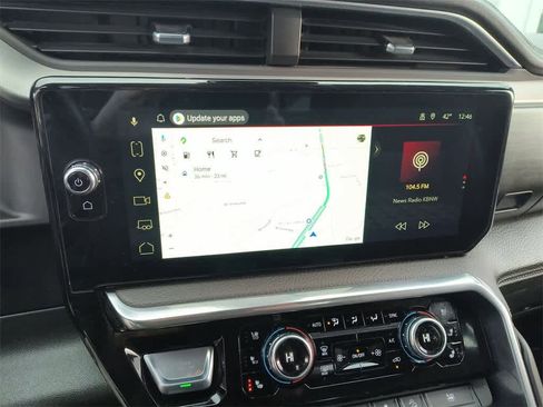 Used 2023 GMC Sierra 1500 Denali w/ Technology Package image 18