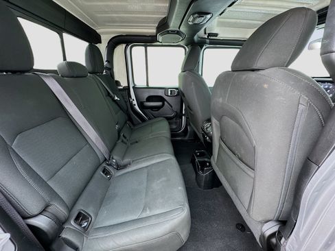 Used 2021 Jeep Gladiator Sport AWD/4WD image 17