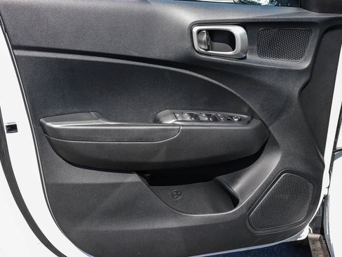 New 2026 Hyundai Venue SE FWD image 29
