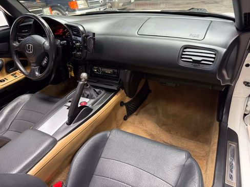 Used 2004 Honda S2000 image 17