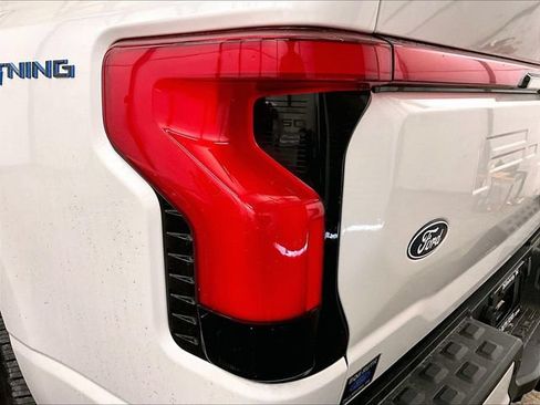 Used 2024 Ford F150 Lightning Platinum AWD/4WD image 28