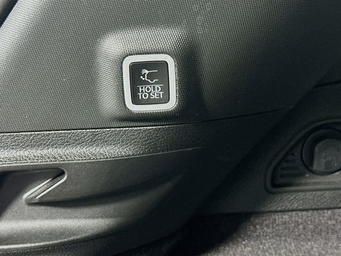 Used 2023 Jeep Grand Cherokee Overland w/ Advanced Protech Group III image 32