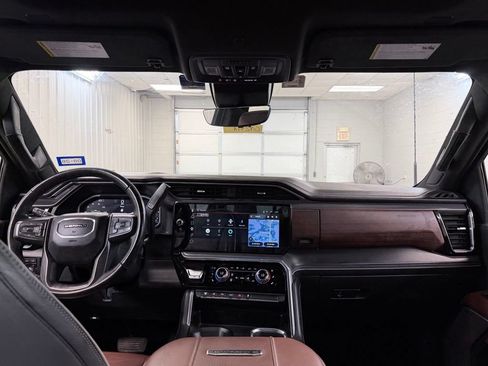 Used 2024 GMC Sierra 3500 Denali Ultimate AWD/4WD image 28