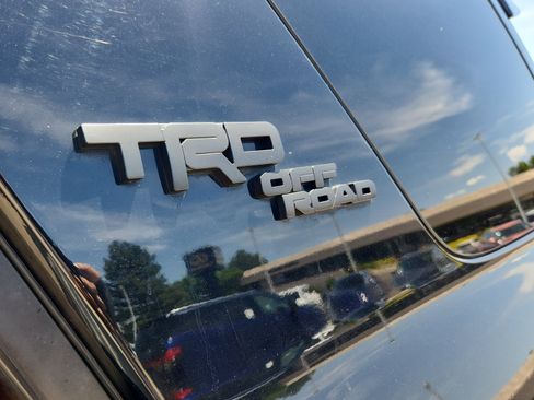 Used 2022 Toyota 4Runner TRD Off-Road Premium w/ Moonroof Package AWD/4WD image 24