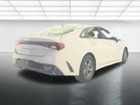 Used 2023 Kia K5 LXS FWD image 5