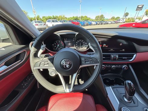 Used 2017 Alfa Romeo Giulia Ti w/ TI 19" Sport Package AWD/4WD image 19
