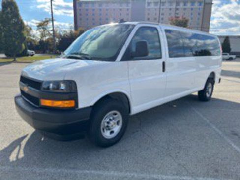 New 2025 Chevrolet Express 3500 LS image 4
