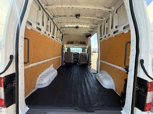 Used 2019 Nissan NV 2500 SV RWD image 7