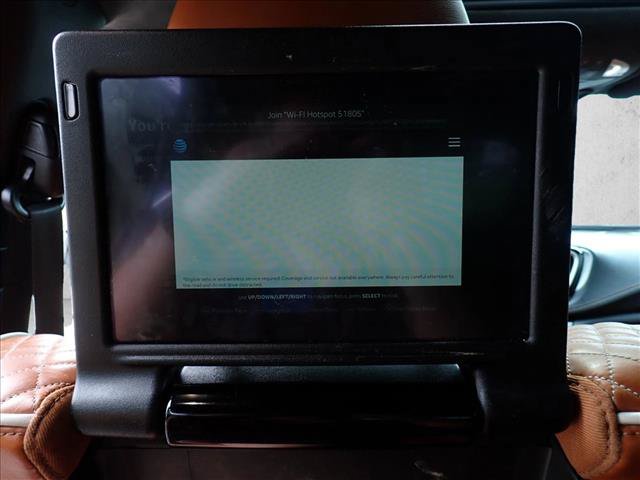 Used 2024 Chrysler Pacifica Pinnacle FWD image 11