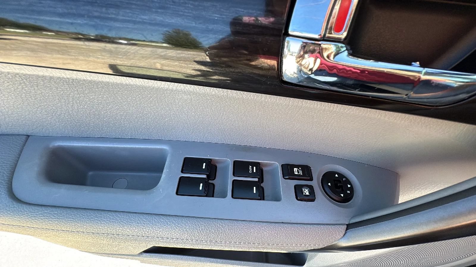Used 2011 Kia Sorento LX w/ Convenience Pkg FWD image 30