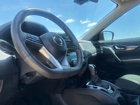 Used 2020 Nissan Rogue SV FWD image 35