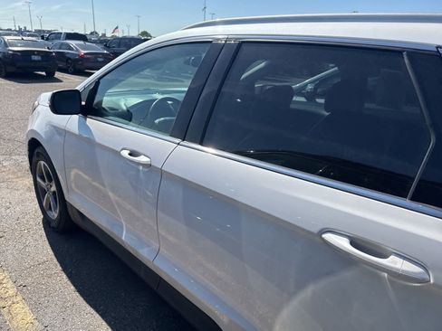 Used 2019 Ford Edge SEL w/ Equipment Group 201A AWD/4WD image 18