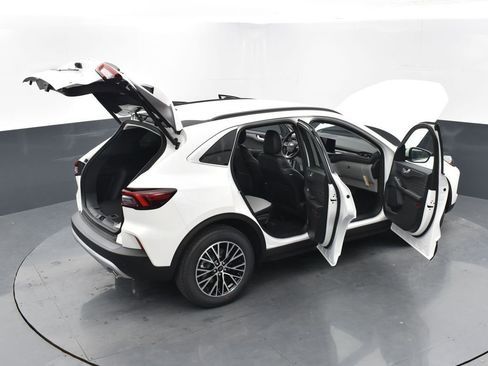New 2025 Ford Escape SE FWD image 42