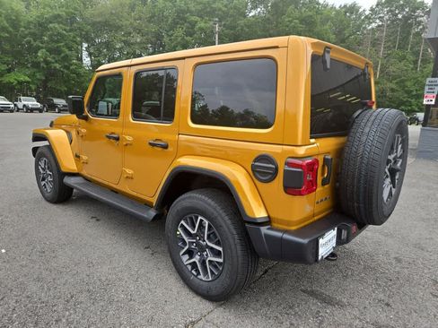 New 2026 Jeep Wrangler Unlimited Sahara AWD/4WD image 6
