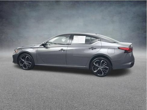 Used 2025 Nissan Altima 2.5 SV FWD image 4