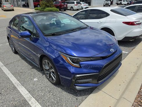 Used 2021 Toyota Corolla SE FWD image 2