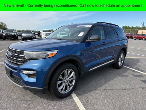 Used 2023 Ford Explorer XLT w/ Equipment Group 202A image 7