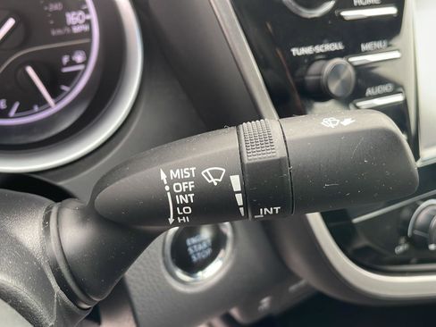 Used 2018 Toyota Camry LE w/ Convenience Package FWD image 16