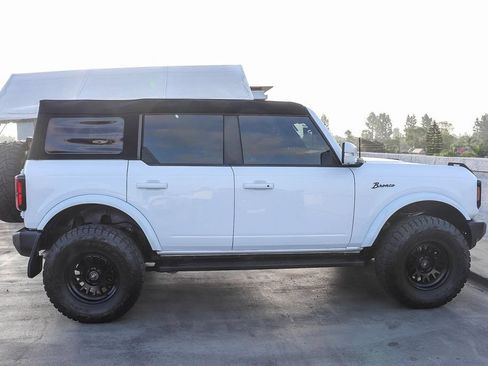 Used 2024 Ford Bronco Outer Banks AWD/4WD image 13