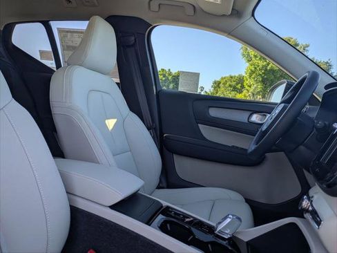 New 2026 Volvo XC40 B5 Ultra w/ Climate Package AWD/4WD image 14