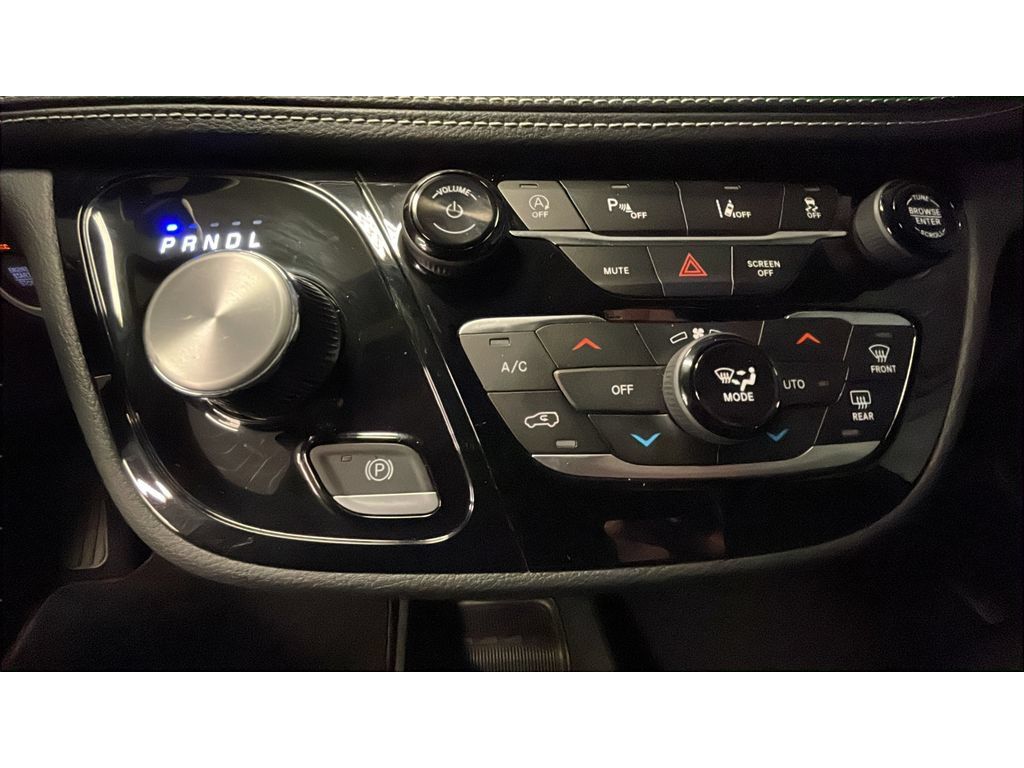 Used 2026 Chrysler Pacifica Select FWD image 14
