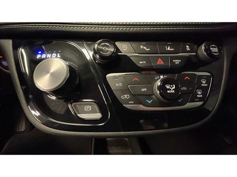 Used 2026 Chrysler Pacifica Select FWD image 14