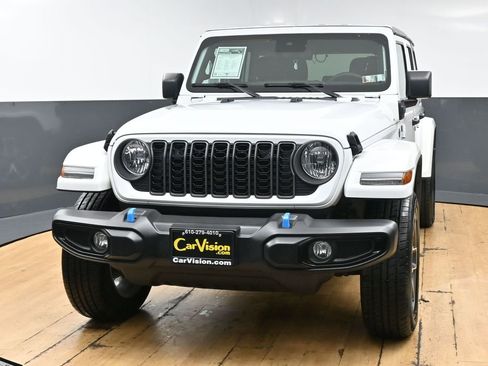 Used 2024 Jeep Wrangler Unlimited w/ Convenience Group AWD/4WD image 5
