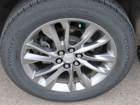 Used 2022 Buick Enclave Avenir w/ Avenir Technology Package AWD/4WD image 16
