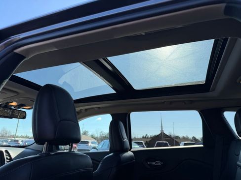 Used 2018 Jeep Cherokee Limited w/ High Altitude Package image 25