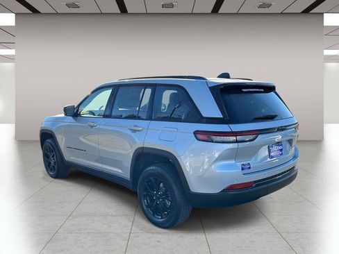 New 2025 Jeep Grand Cherokee Altitude image 6