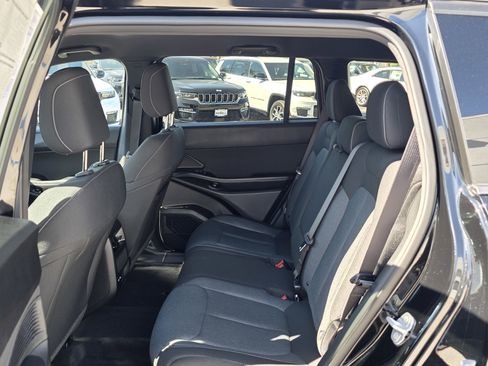 New 2026 Jeep Cherokee Laredo image 18