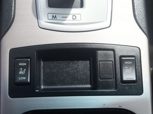 Used 2013 Subaru Outback 2.5i Limited AWD/4WD image 25