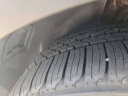 Used 2018 Ford Explorer Limited AWD/4WD image 10