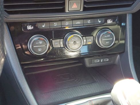 Used 2023 Volkswagen Jetta GLI Autobahn FWD image 22