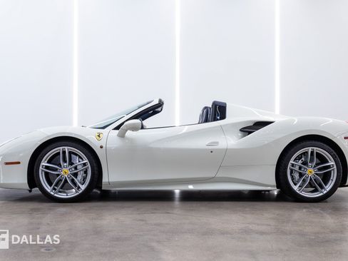 Used 2018 Ferrari 488 Spider RWD image 1