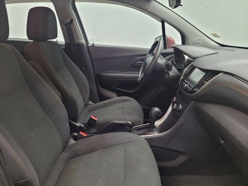 Used 2017 Chevrolet Trax LS AWD/4WD image 21