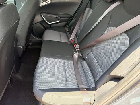 Used 2025 Kia Soul LX w/ LX Technology Package FWD image 20
