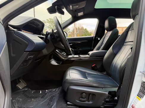 Used 2020 Land Rover Range Rover Evoque R-Dynamic SE image 25