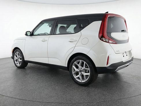 Used 2025 Kia Soul LX w/ LX Technology Package image 6