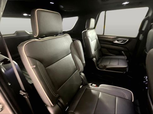 Used 2021 Chevrolet Tahoe Premier w/ Premium Package RWD image 20